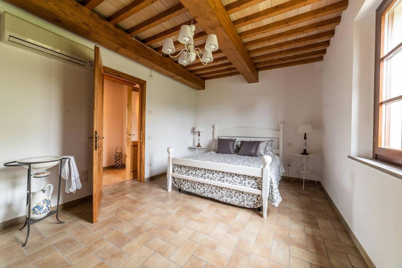 Il Mandorlo Nella Campagna Di Certaldo Apartment Aia Murata Bagian luar foto